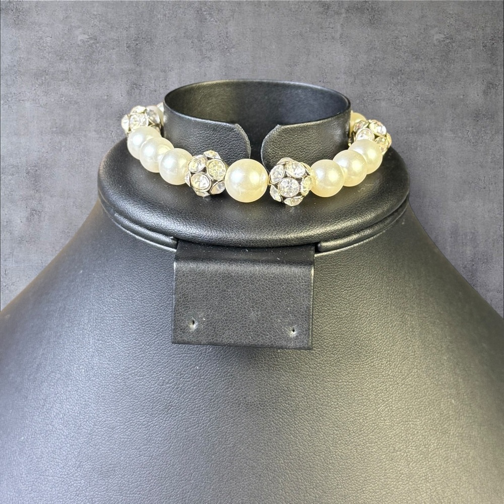 238. Silver Beaded Faux Pearl Rhinestone‎ Adjustable Bracelet